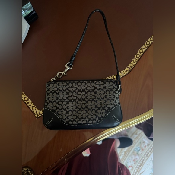 Coach Wristlet - Picture 4 of 7